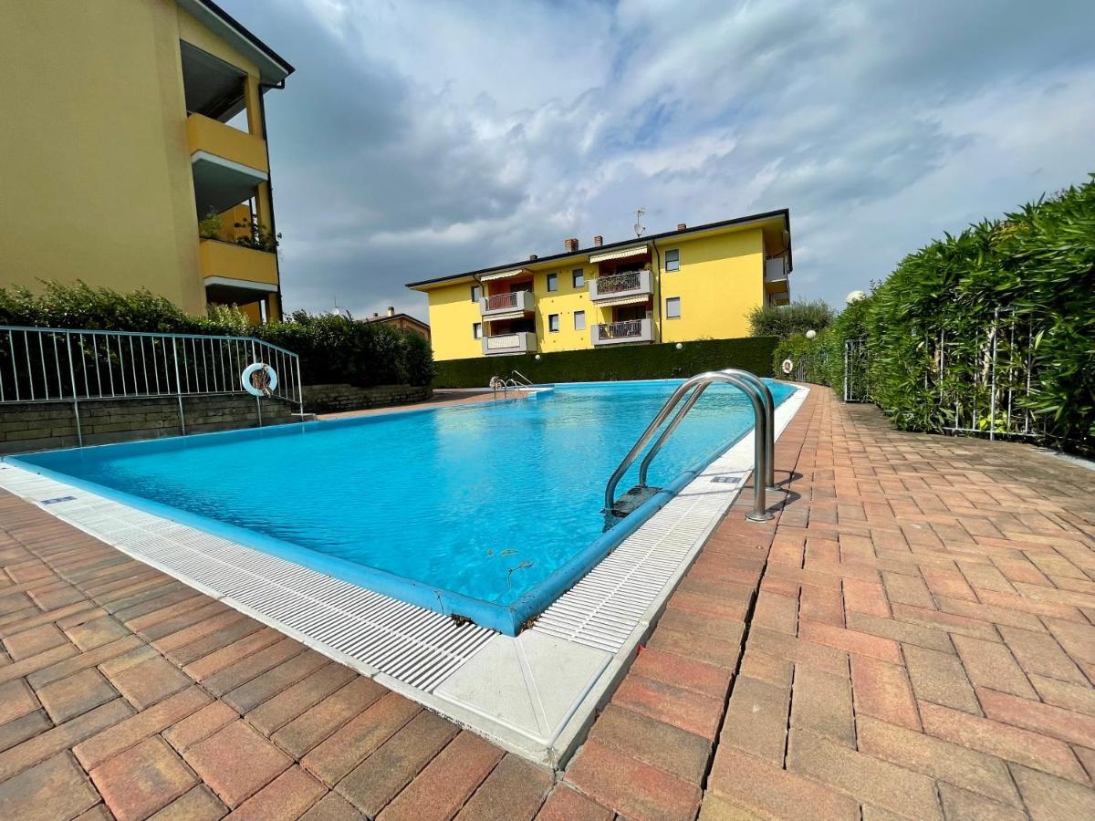 Garden Con Terrazzo E Piscina Appartamento Desenzano del Garda